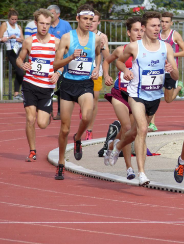 photos-epreuve-régionale-sprint-400m-avec-le-guc-athlé