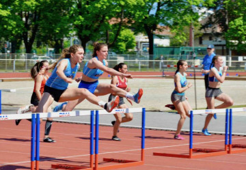 photos-epreuve-saut-de-haies-pour-les-qualification-interclub-2024